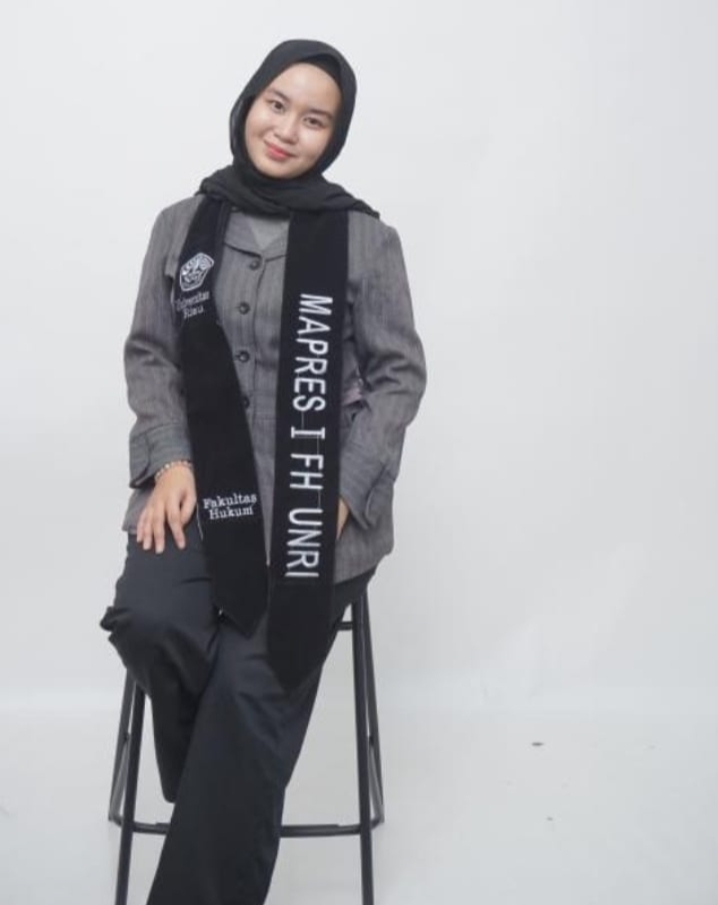 Dwita Marselah, Mahasiswa Berprestasi yang Berkembang Melalui Debate Club FH Unri