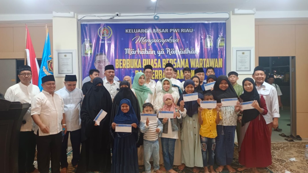Buka Bersama PWI Riau, Beri Santunan Anak Yatim dan Janda Wartawan