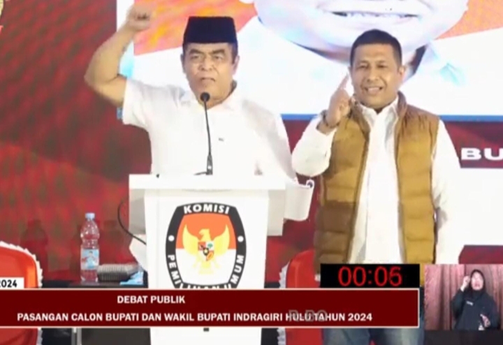 Tampil Paling Santun, Raja Haryono-Elda Suhanura Menjadi Sorotan di Debat Publik KPU Inhu