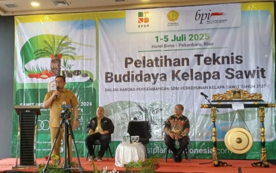 Kadisbun Riau: Peningkatan Kemampuan Petani Sawit Penting untuk Hadapi Tantangan di Masa Mendatang