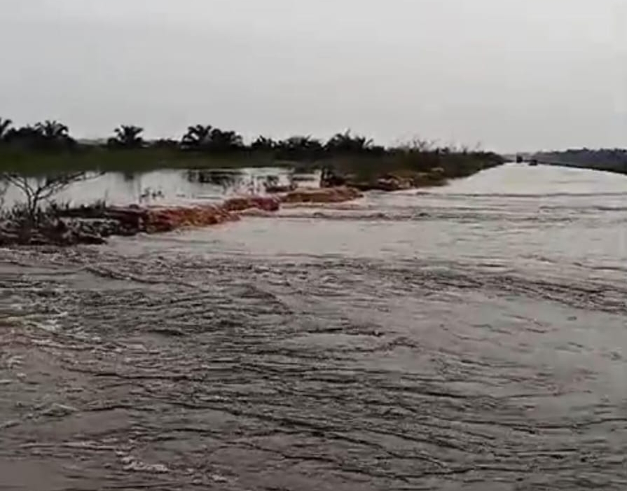 Akses Warga Terputus, Akibat Banjir dan Pembukaan Pintu Air PLTA Koto Panjang